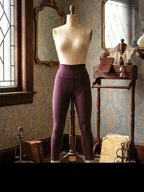 Lululemon Wunder Under Crop Leggings Mid Rise Maroon Plum Luon Size 4